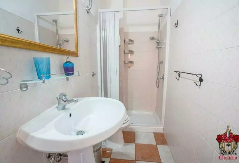 پانسیون Romeo & Giulietta Rooms