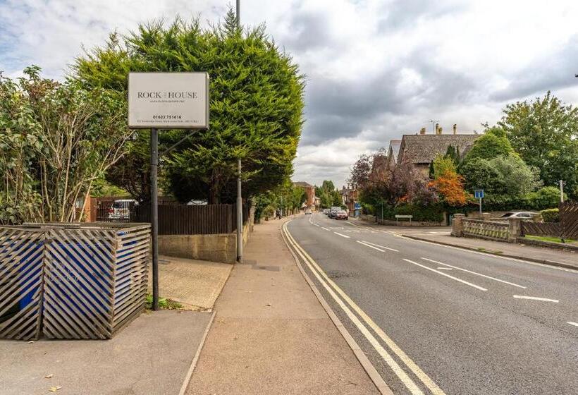 Rock House Bed And Breakfast