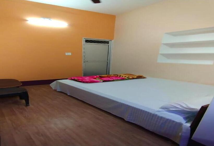 Spot On Ganguly Hotel Lodging And Fooding