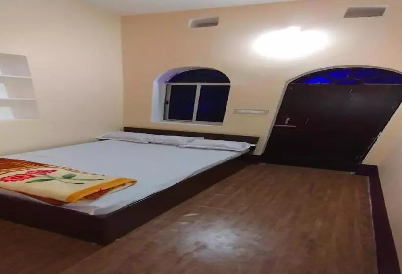 Spot On Ganguly Hotel Lodging And Fooding