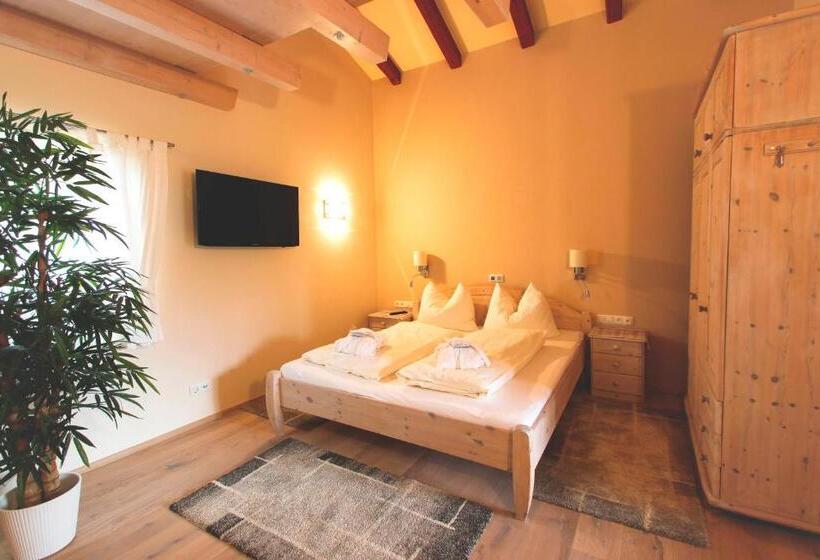 Alpenlandhaus Menardi