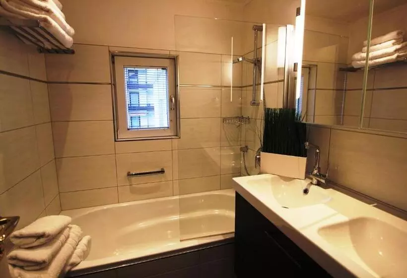 Alpenlandhaus Menardi