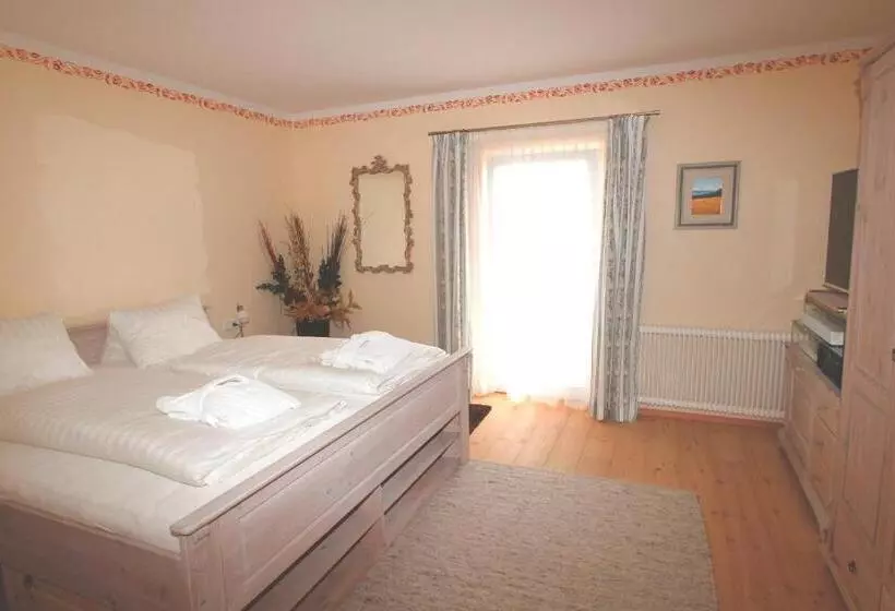 Alpenlandhaus Menardi