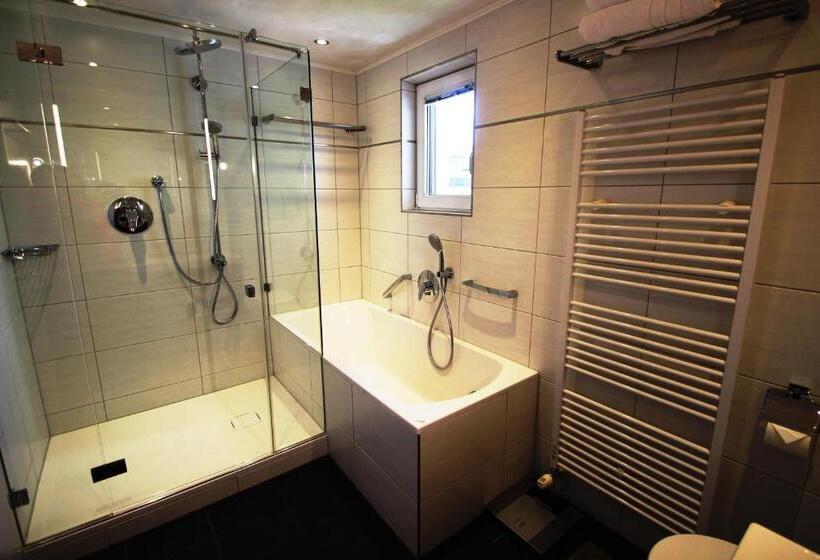 Alpenlandhaus Menardi