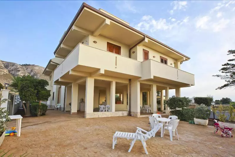 ベッドアンドブレックファースト Erice Mare