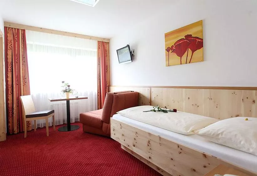 Hotelli Alpenhof