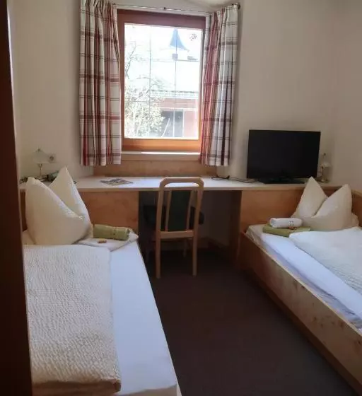 בית מלון כפרי Garni Löwen