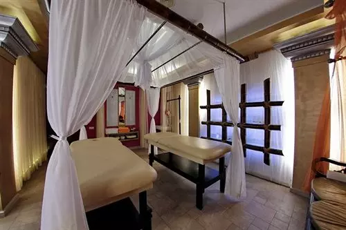 Hotelli Grand Peterhof Spa