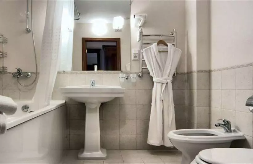 Hotelli Grand Peterhof Spa