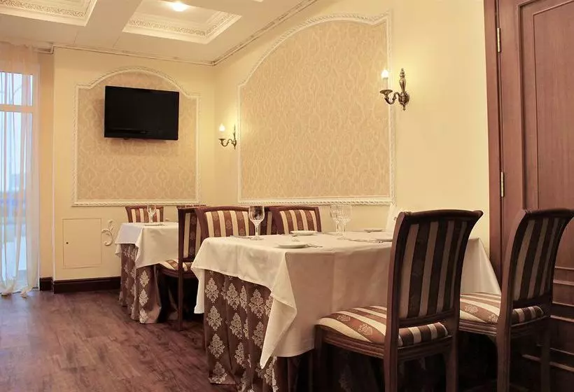 Hotelli Grand Peterhof Spa