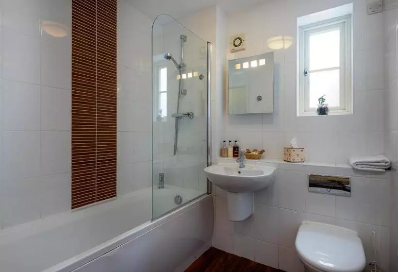 ホテル Netherstowe House