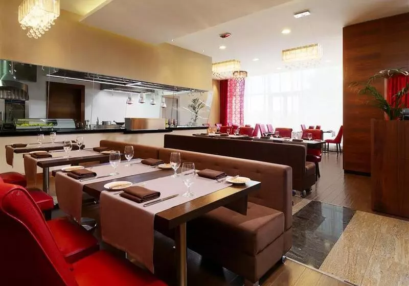 Отель Sheraton Moscow Sheremetyevo Airport