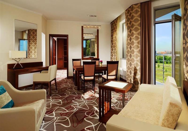 בית מלון כפרי Sheraton Moscow Sheremetyevo Airport