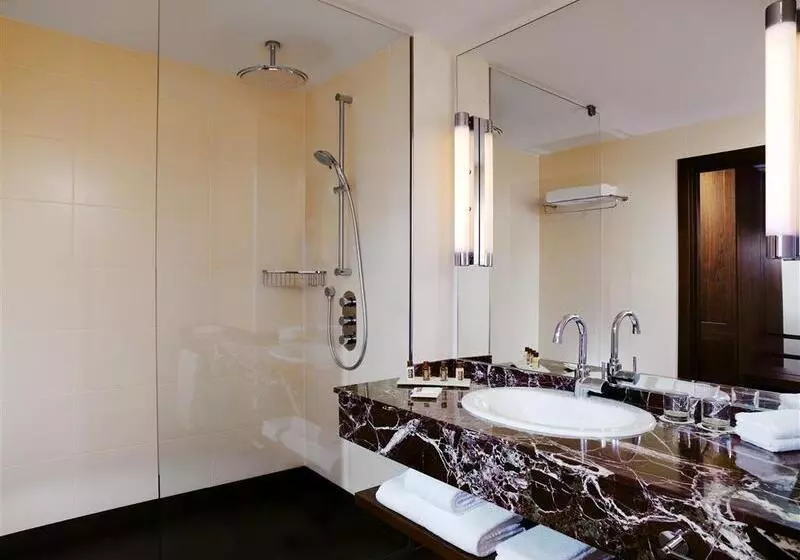 Отель Sheraton Moscow Sheremetyevo Airport