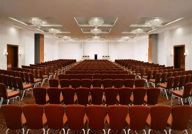 Отель Sheraton Moscow Sheremetyevo Airport