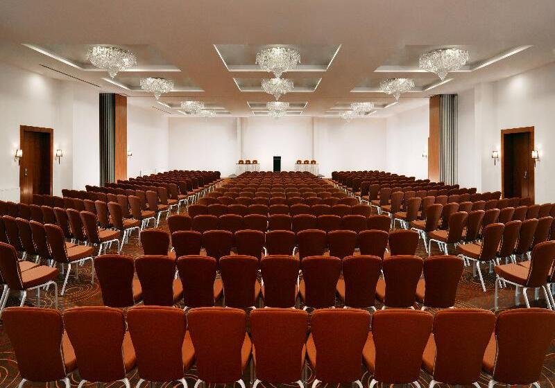 בית מלון כפרי Sheraton Moscow Sheremetyevo Airport