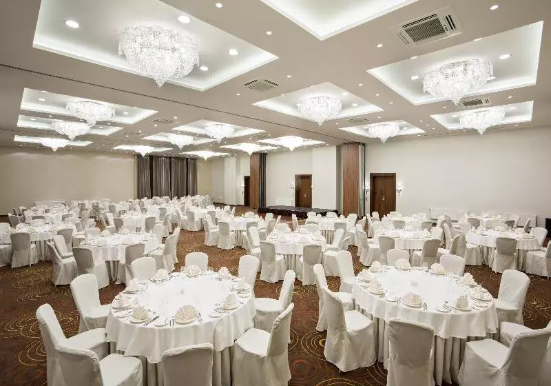 Отель Sheraton Moscow Sheremetyevo Airport