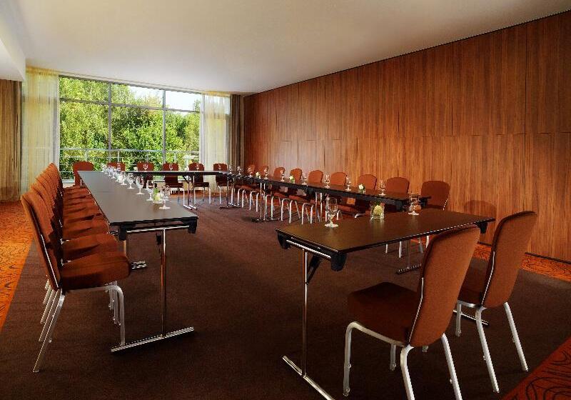 בית מלון כפרי Sheraton Moscow Sheremetyevo Airport