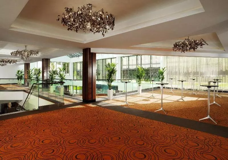 Отель Sheraton Moscow Sheremetyevo Airport