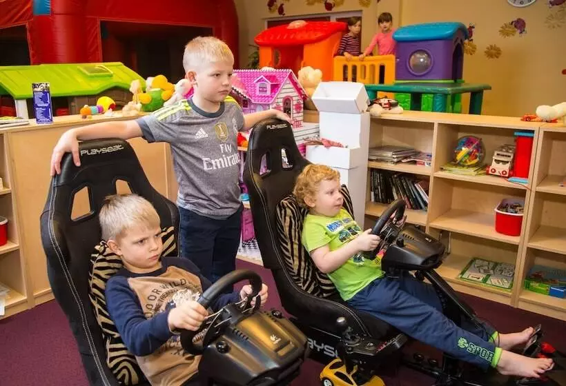 هتل Viimsi Spa & Waterpark