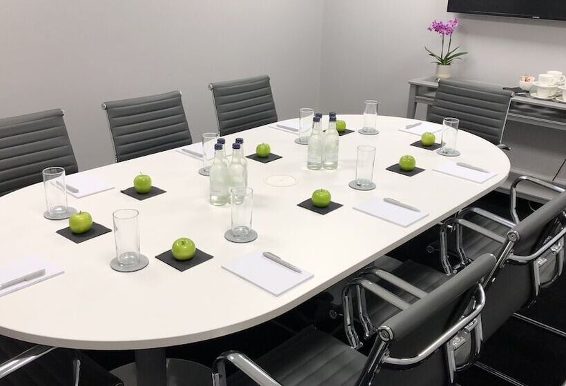 هتل The Resident Soho