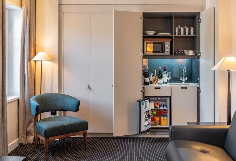 هتل The Resident Soho