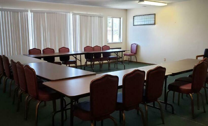 מוטל Family Budget Inn Bethany