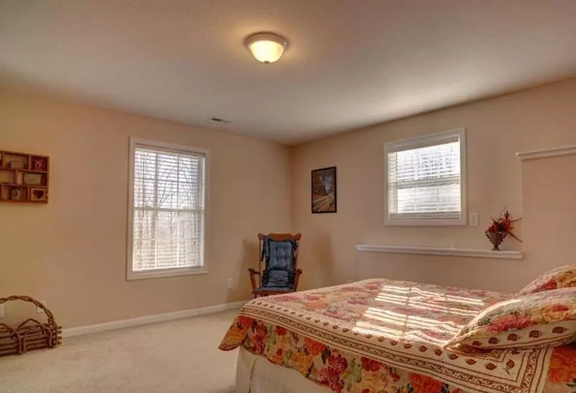 Paradise Hills, Winery Resort & Spa