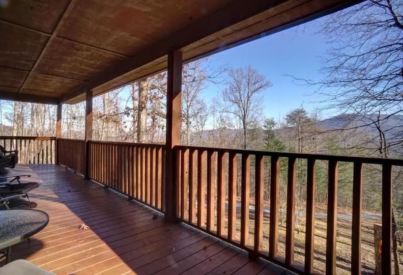 Paradise Hills, Winery Resort & Spa