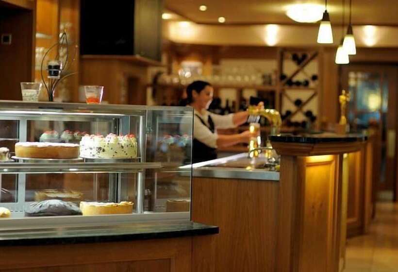 Wald Café Hotel Restaurant