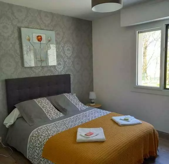 ベッドアンドブレックファースト Campagne à La Ville