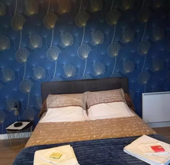 ベッドアンドブレックファースト Campagne à La Ville