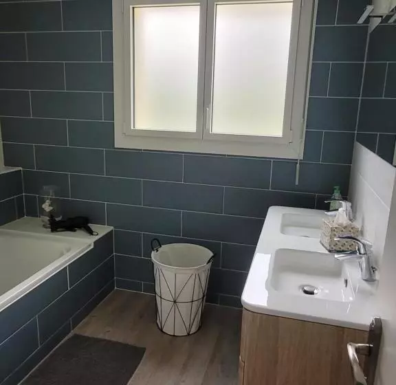 ベッドアンドブレックファースト Campagne à La Ville