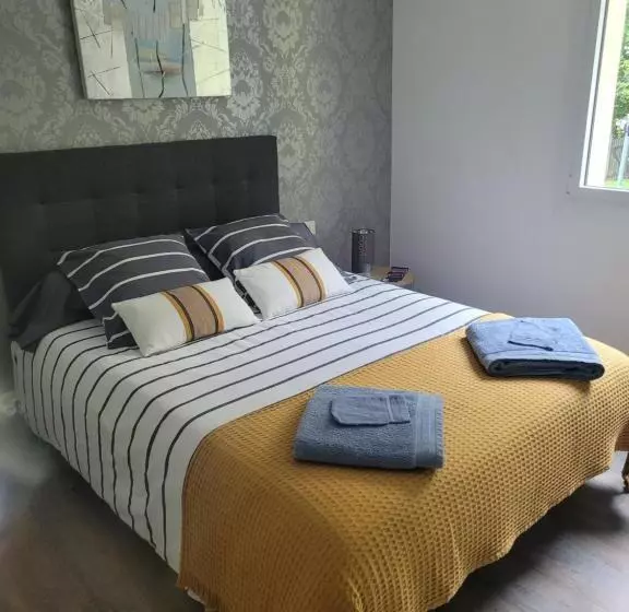 ベッドアンドブレックファースト Campagne à La Ville