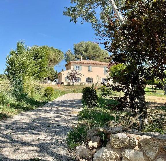 ベッドアンドブレックファースト La Soleillade Aixoise