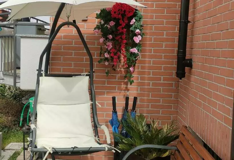 تختخواب و صبحانه New Home