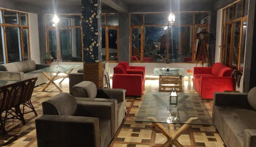 ホテル Small Victories Stay & Cafe