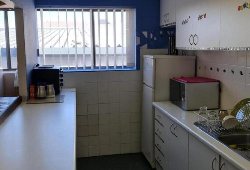 Hostel Sunset Beach Backpackers