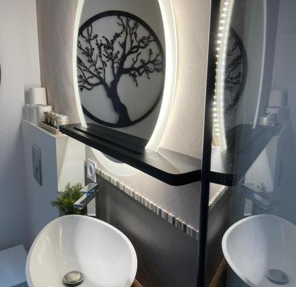 مبيت وإفطار Maison D Hôtes L Atelier Du Charmois