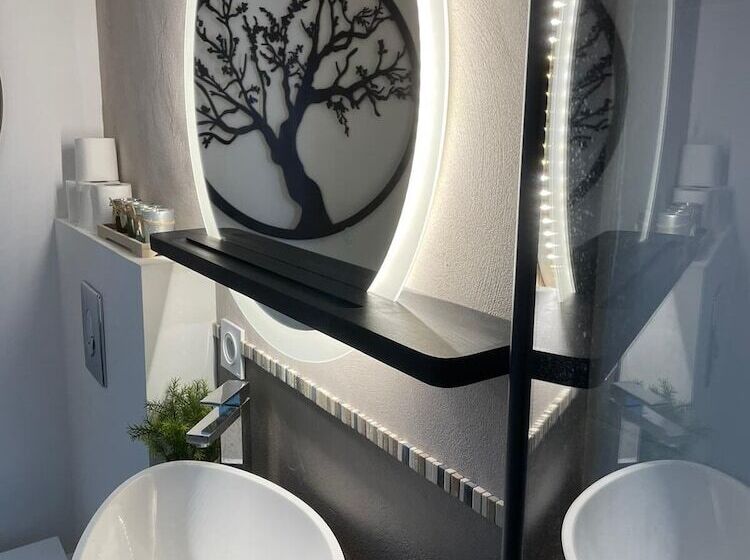 مبيت وإفطار Maison D Hôtes L Atelier Du Charmois