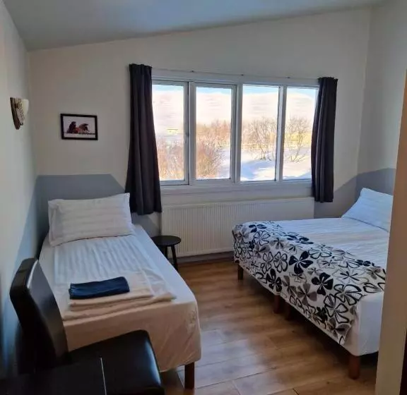 هتل Gauksmýri Guesthouse Lodge