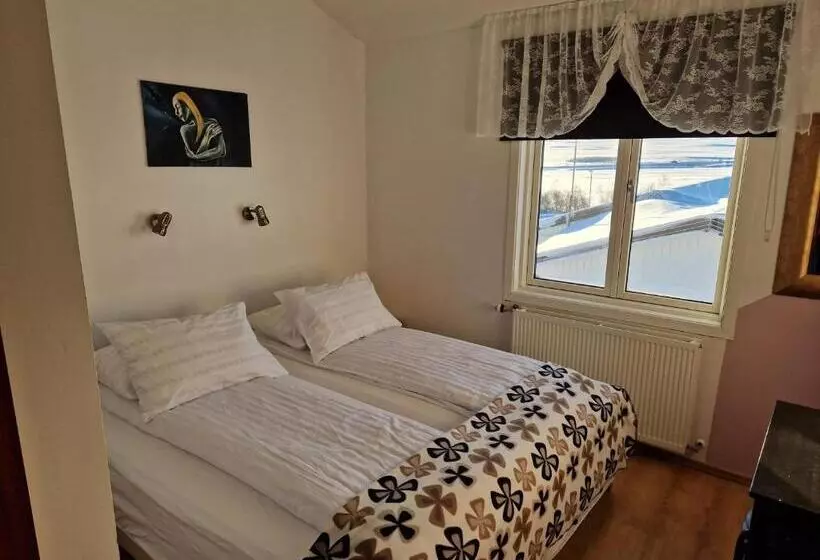 هتل Gauksmýri Guesthouse Lodge