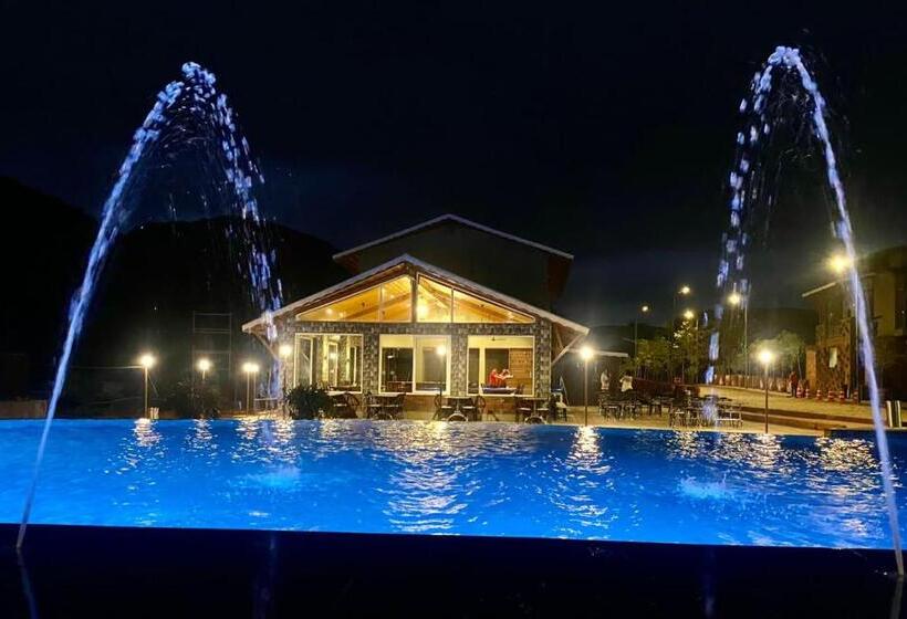 منتجع Mastiff Grand La Villae