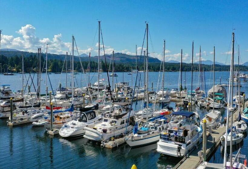 Hotel Raven Point Inn