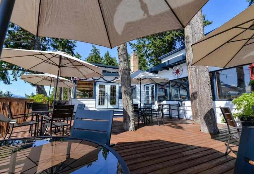 Hotel Raven Point Inn