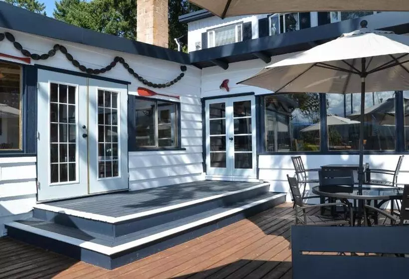 Hotelli Raven Point Inn