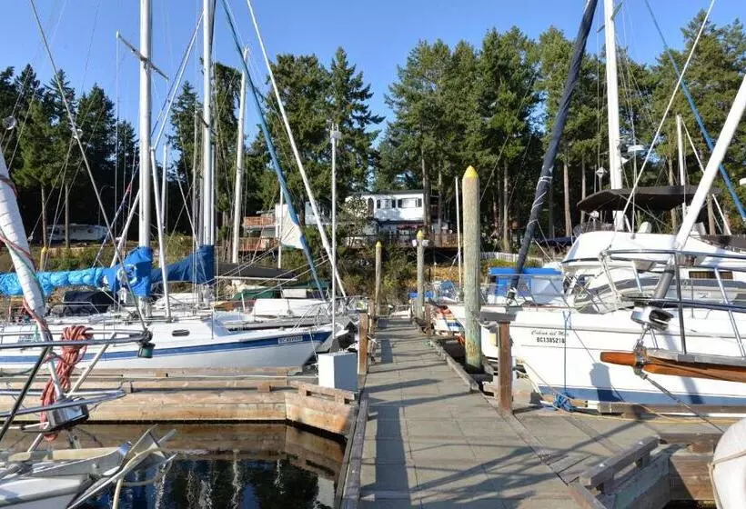 Hotelli Raven Point Inn