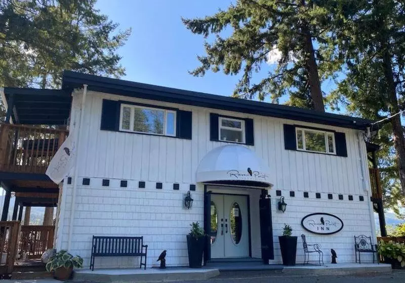 Hotelli Raven Point Inn