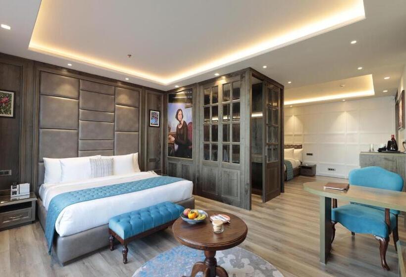 هتل Welcomheritage Elysium Resort & Spa