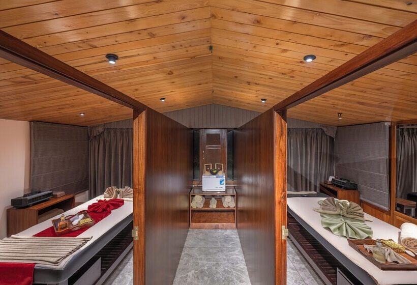 هتل Welcomheritage Elysium Resort & Spa